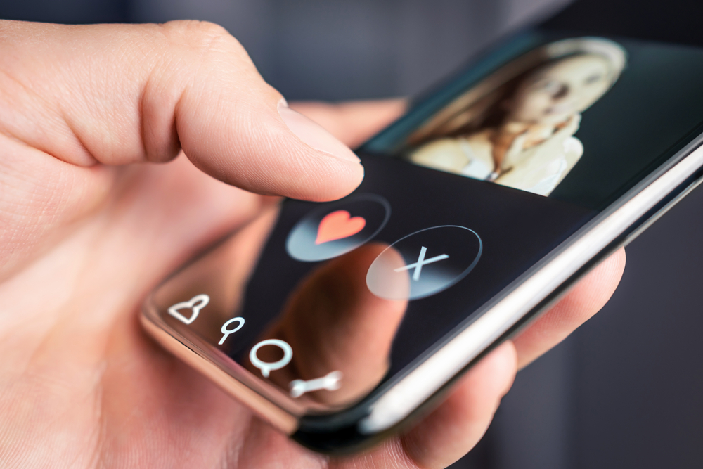 Finding the Perfect Balance: Navigating Online and Offline Interactions on Tinder