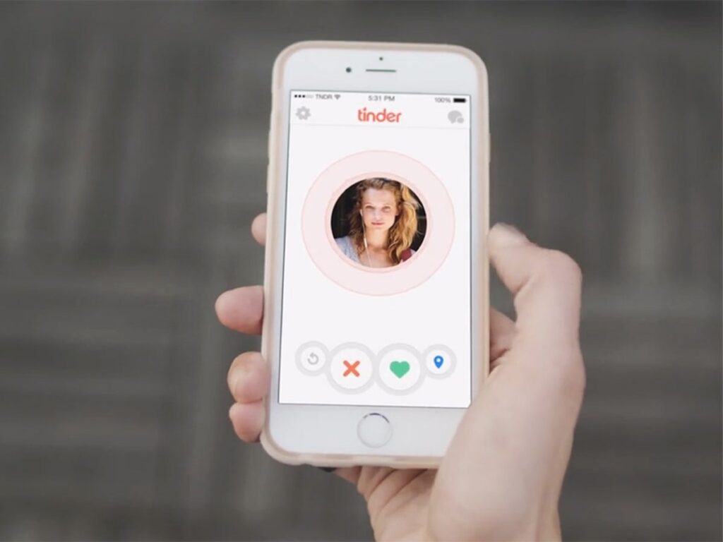 How To Swipe On Tinder